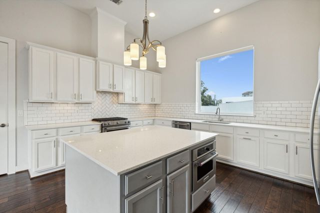 843 W 23rd Street B, Houston, TX 77008