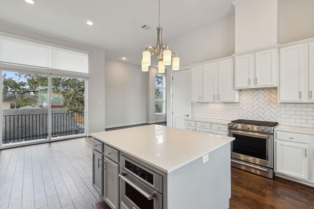 843 W 23rd Street B, Houston, TX 77008