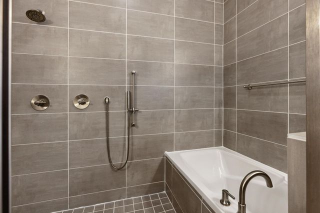 843 W 23rd Street B, Houston, TX 77008