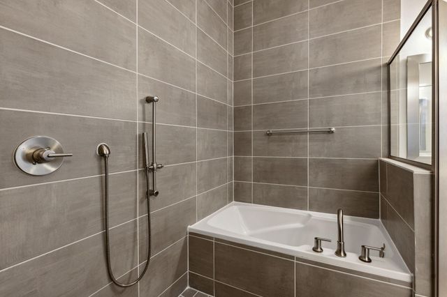 843 W 23rd Street B, Houston, TX 77008