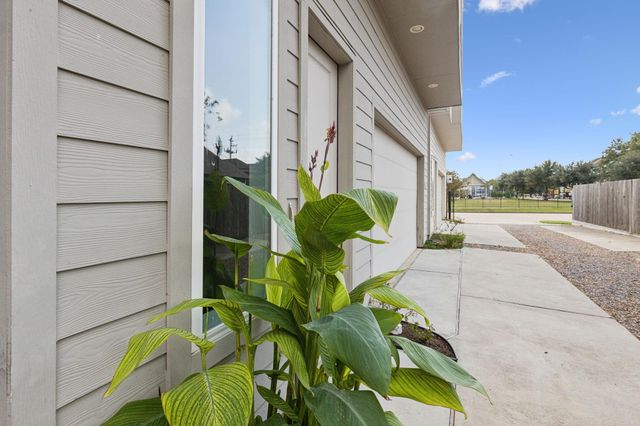 843 W 23rd Street B, Houston, TX 77008