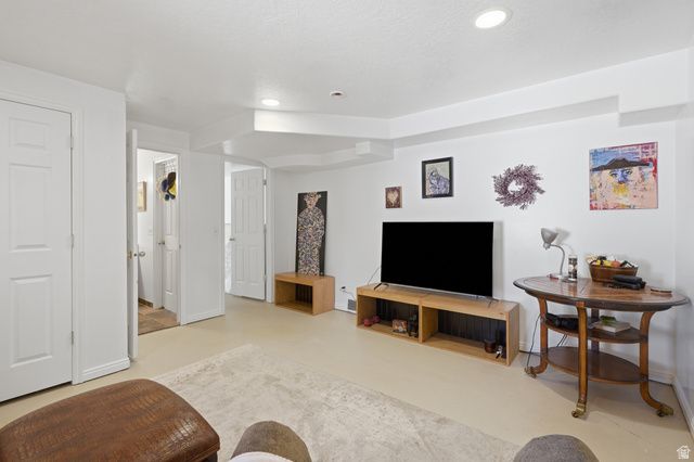 271 W GOLDEN HARVEST RD, Draper, UT 84020