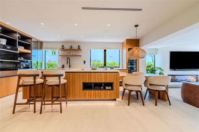 11450 N Bayshore Dr, North Miami, FL 33181