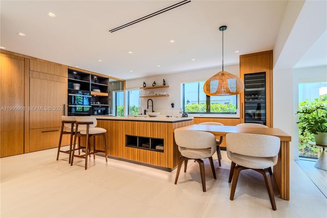 11450 N Bayshore Dr, North Miami, FL 33181