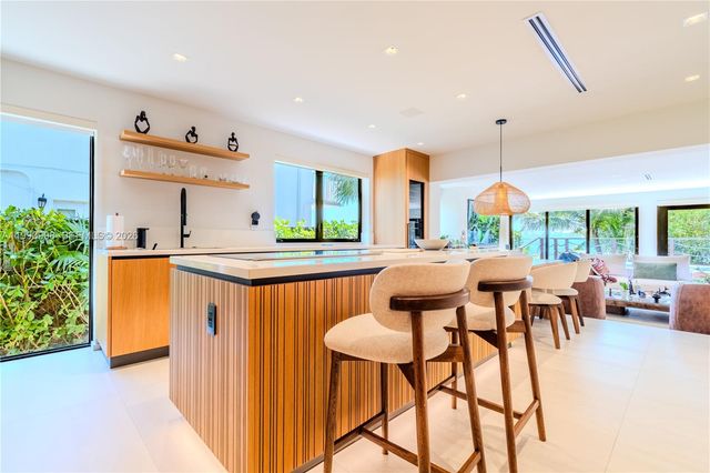 11450 N Bayshore Dr, North Miami, FL 33181