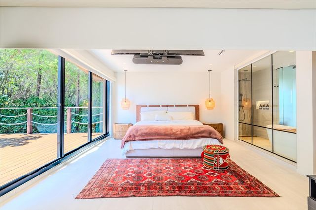 11450 N Bayshore Dr, North Miami, FL 33181