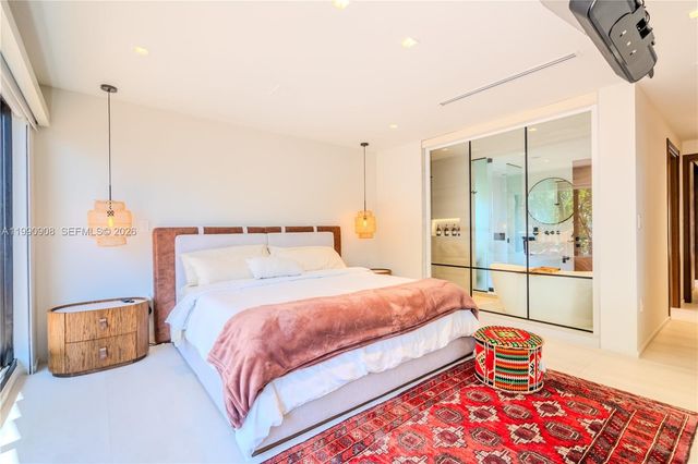 11450 N Bayshore Dr, North Miami, FL 33181