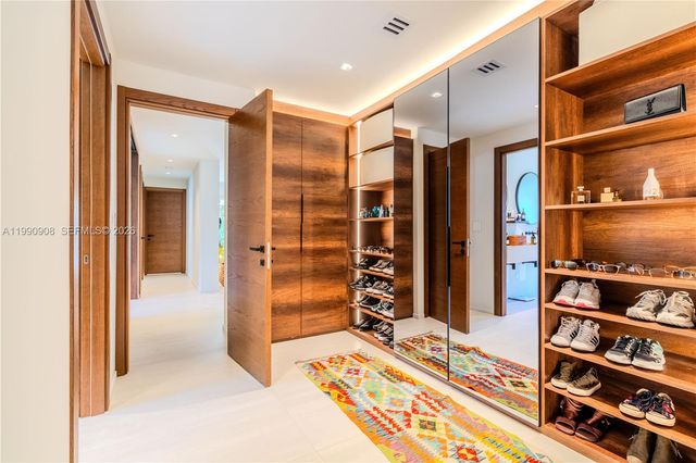 11450 N Bayshore Dr, North Miami, FL 33181