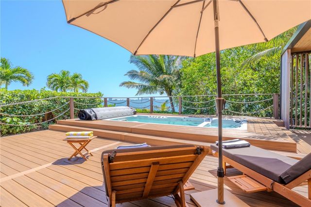 11450 N Bayshore Dr, North Miami, FL 33181