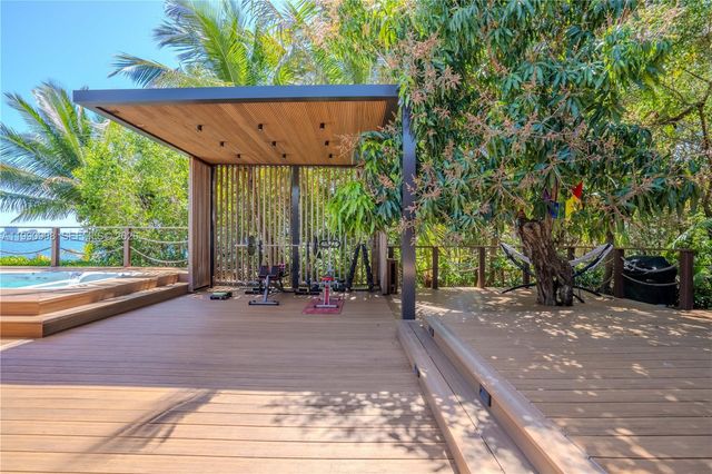 11450 N Bayshore Dr, North Miami, FL 33181