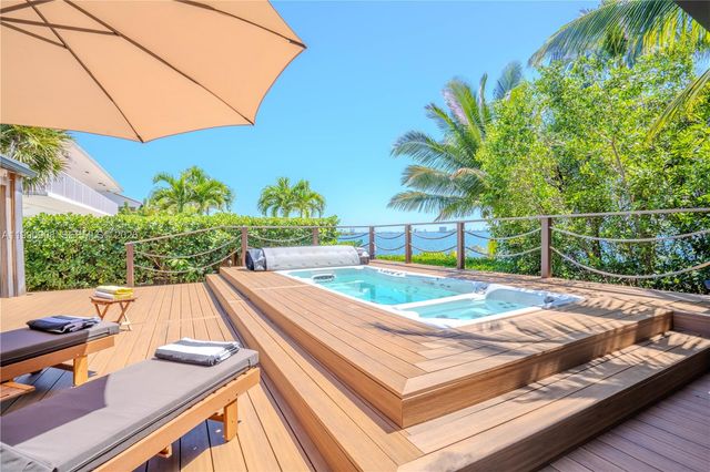 11450 N Bayshore Dr, North Miami, FL 33181