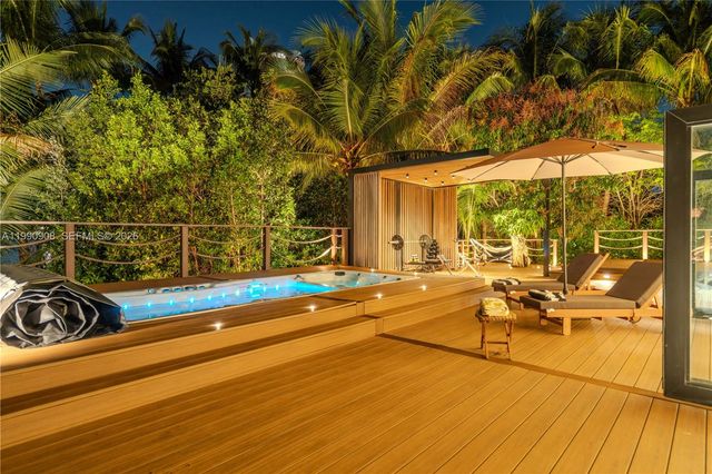 11450 N Bayshore Dr, North Miami, FL 33181