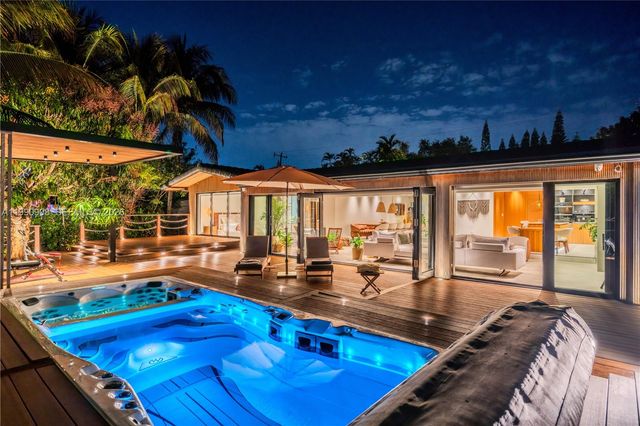 11450 N Bayshore Dr, North Miami, FL 33181