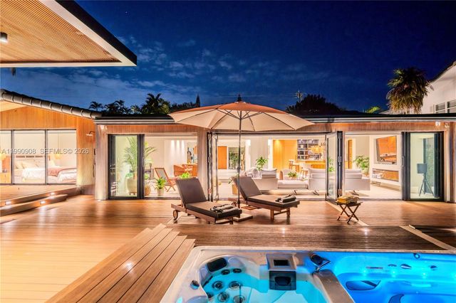 11450 N Bayshore Dr, North Miami, FL 33181