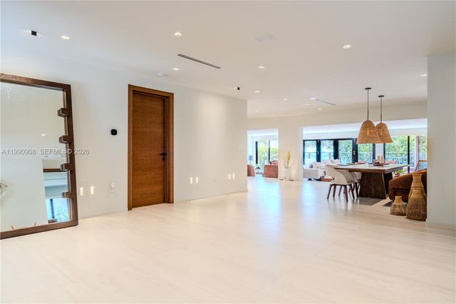 11450 N Bayshore Dr, North Miami, FL 33181