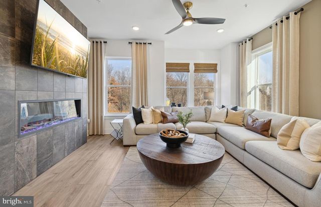 2002 HENSON NORRIS ST, Rockville, MD 20850