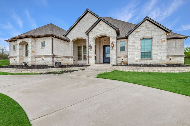1208 Tulip Court, Grand Prairie, TX 75104