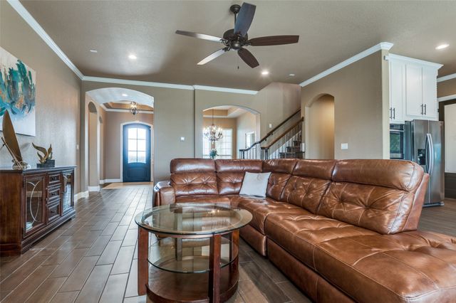 1208 Tulip Court, Grand Prairie, TX 75104