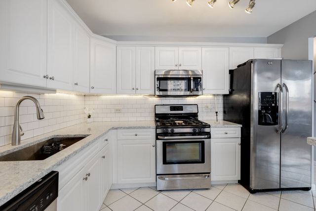 444 W Fullerton Parkway 603, Chicago, IL 60614