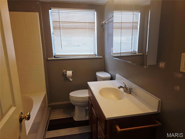 30 W Patterson Street, Mascoutah, IL 62258