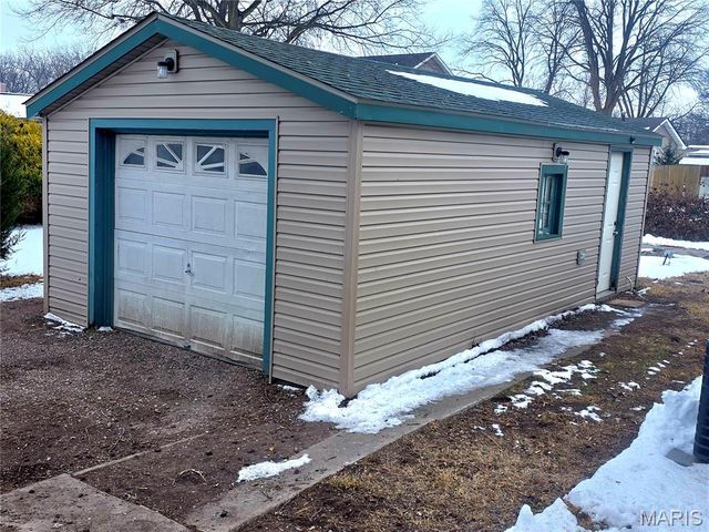 30 W Patterson Street, Mascoutah, IL 62258