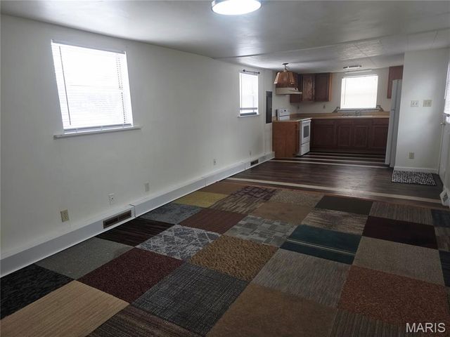 30 W Patterson Street, Mascoutah, IL 62258