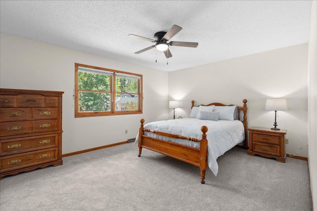 908 Bluebird Court N, North Hudson, WI 54016