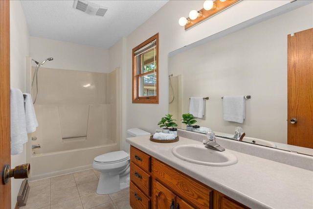 908 Bluebird Court N, North Hudson, WI 54016