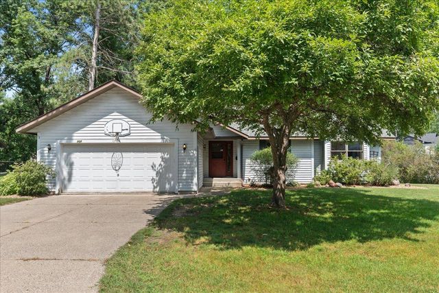 908 Bluebird Court N, North Hudson, WI 54016