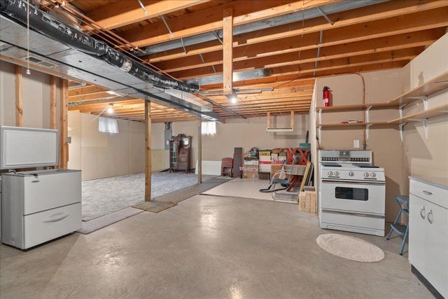 908 Bluebird Court N, North Hudson, WI 54016