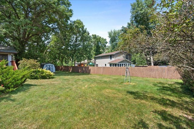 908 Bluebird Court N, North Hudson, WI 54016