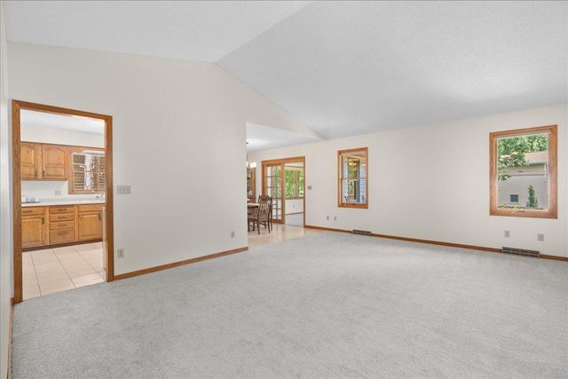 908 Bluebird Court N, North Hudson, WI 54016