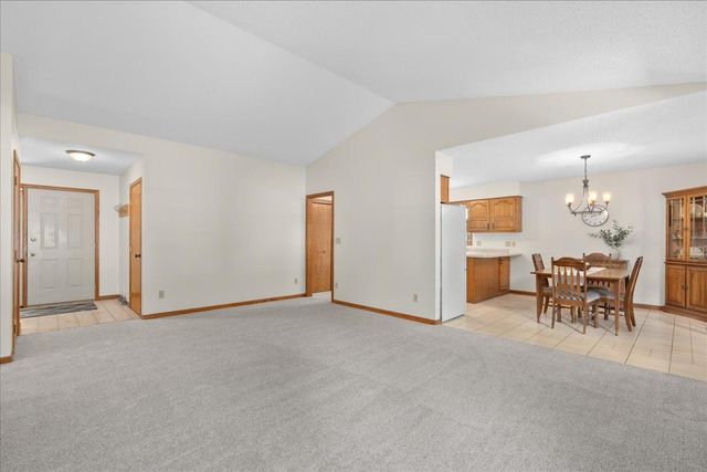 908 Bluebird Court N, North Hudson, WI 54016
