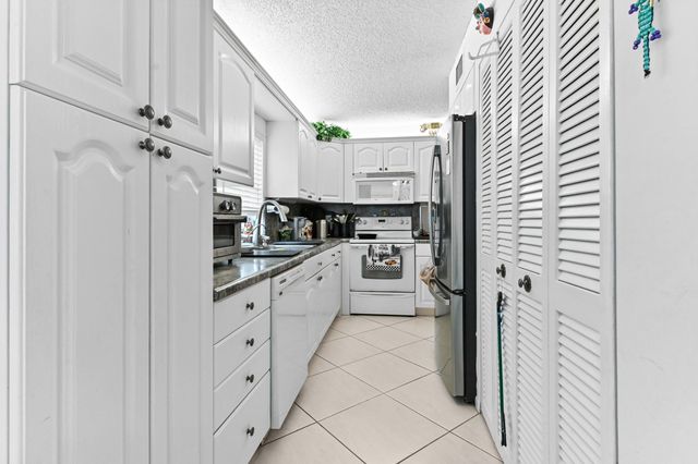 5779 Spindle Palm Court A, Delray Beach, FL 33484