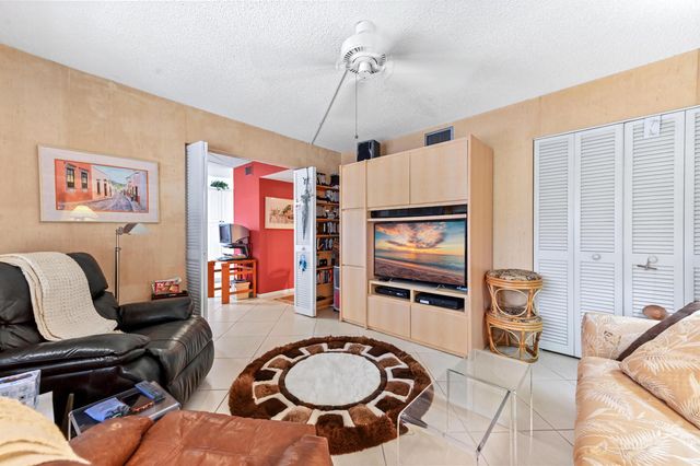 5779 Spindle Palm Court A, Delray Beach, FL 33484