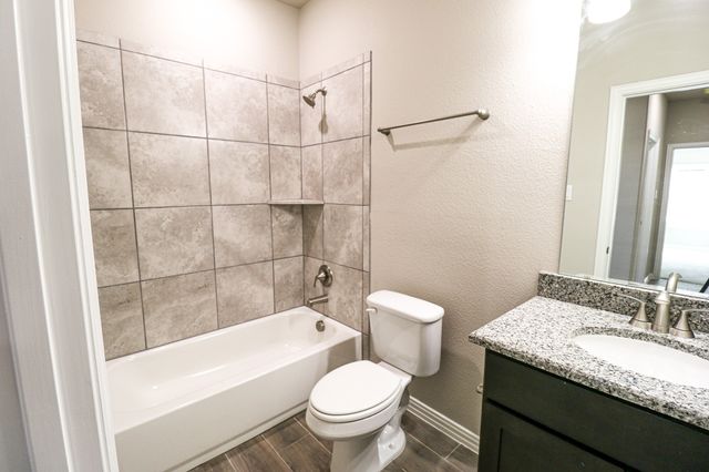 504 Lakeway Lane, Justin, TX 76247