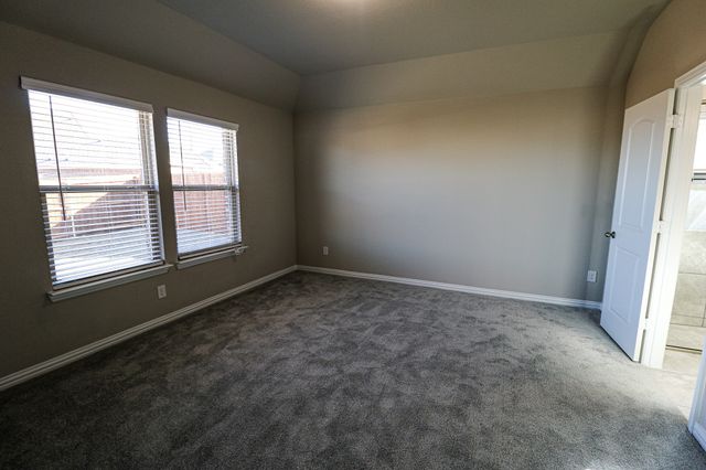 504 Lakeway Lane, Justin, TX 76247