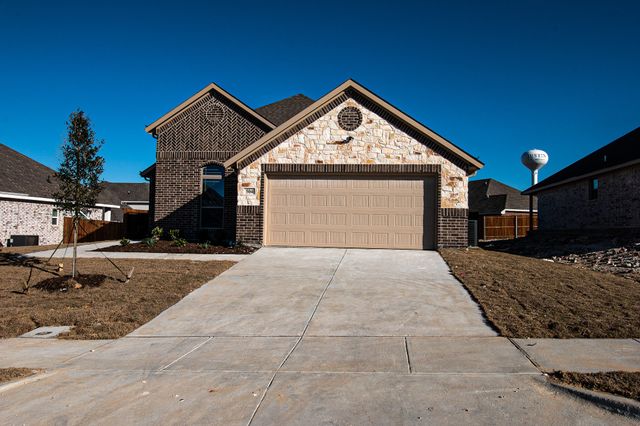 504 Lakeway Lane, Justin, TX 76247