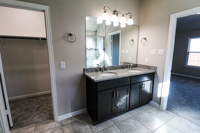 504 Lakeway Lane, Justin, TX 76247