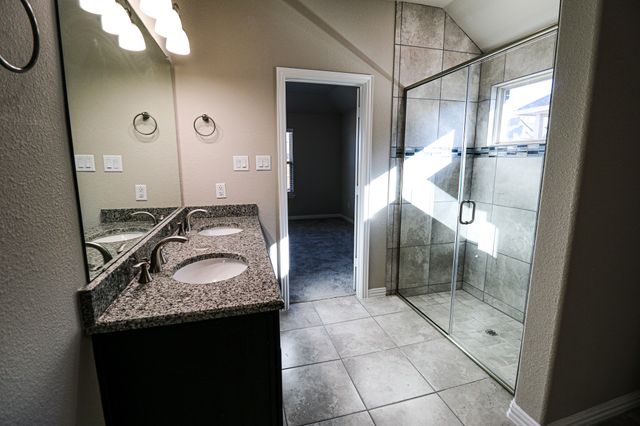504 Lakeway Lane, Justin, TX 76247