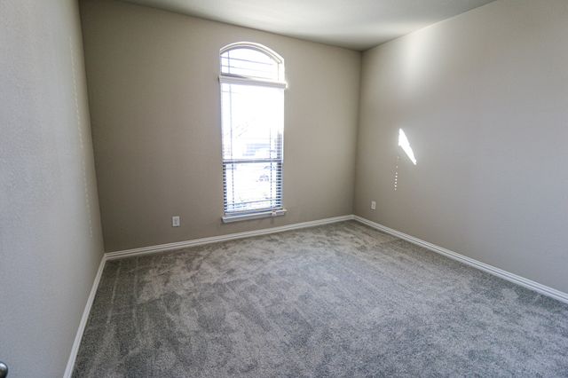 504 Lakeway Lane, Justin, TX 76247