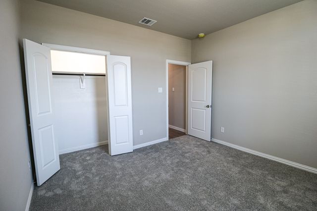 504 Lakeway Lane, Justin, TX 76247