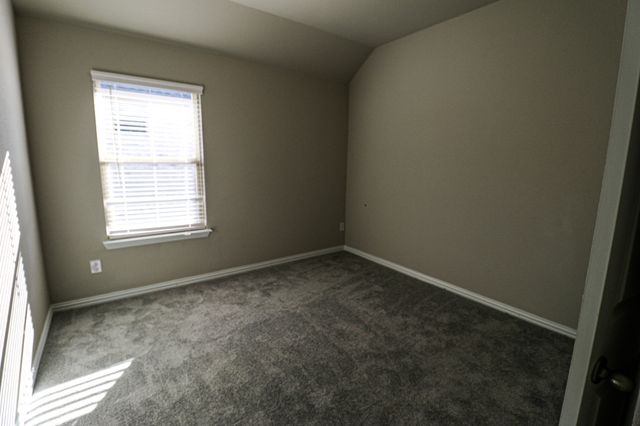 504 Lakeway Lane, Justin, TX 76247