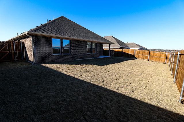 504 Lakeway Lane, Justin, TX 76247