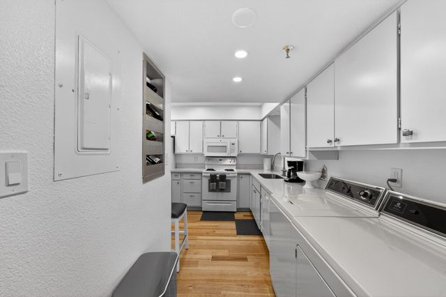 425 S Parkcrest Unit 334, Mesa, AZ 85206