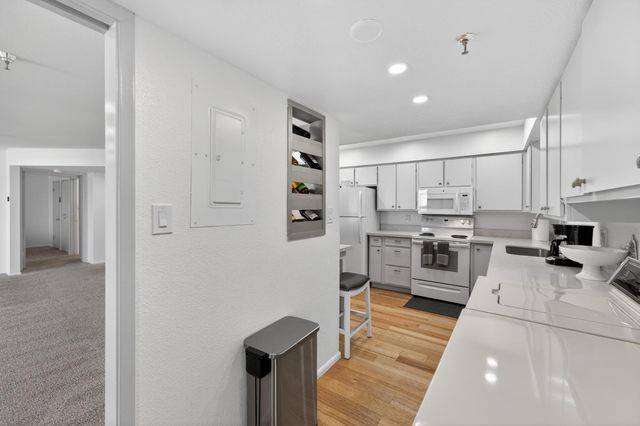 425 S Parkcrest Unit 334, Mesa, AZ 85206