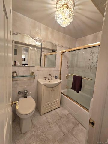 89-40 151st 3B, Howard Beach, NY 11414