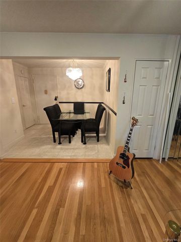 89-40 151st 3B, Howard Beach, NY 11414