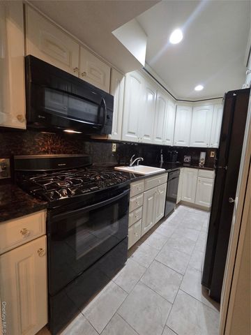 89-40 151st 3B, Howard Beach, NY 11414