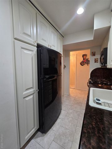 89-40 151st 3B, Howard Beach, NY 11414